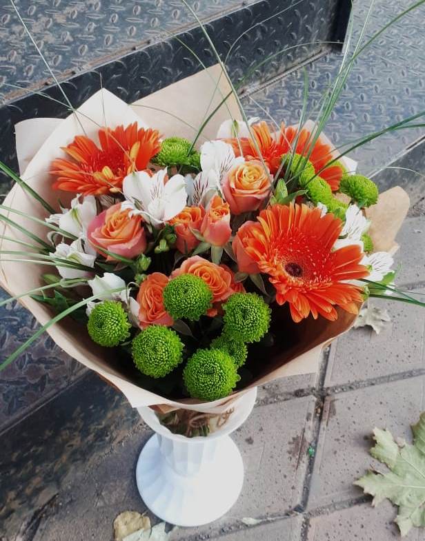 Букет цветов из: Герберы, Хризантемы, Альстромерии и Розы в Промышленной