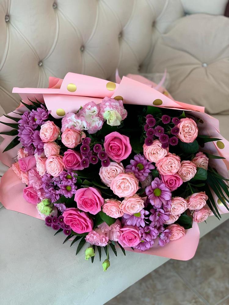 Букет цветов из: Хризантемы, Розы и Лизиантусы в Промышленной