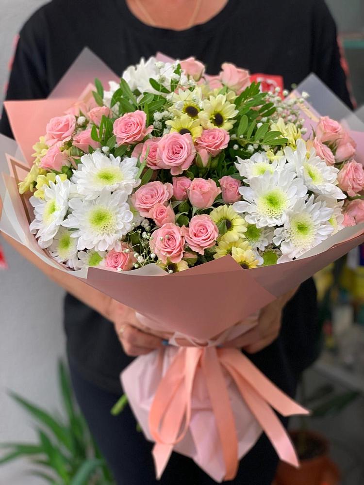 Букет цветов из: Розы и Хризантемы в Промышленной