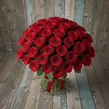 Букет 55 Красных роз Фридом #REPLACE_PRED# Промышленной