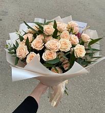 Кремовые розы Латте