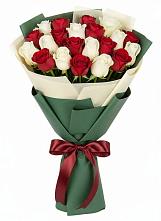 Букет Микс из красных и белых роз #REPLACE_PRED# Промышленной