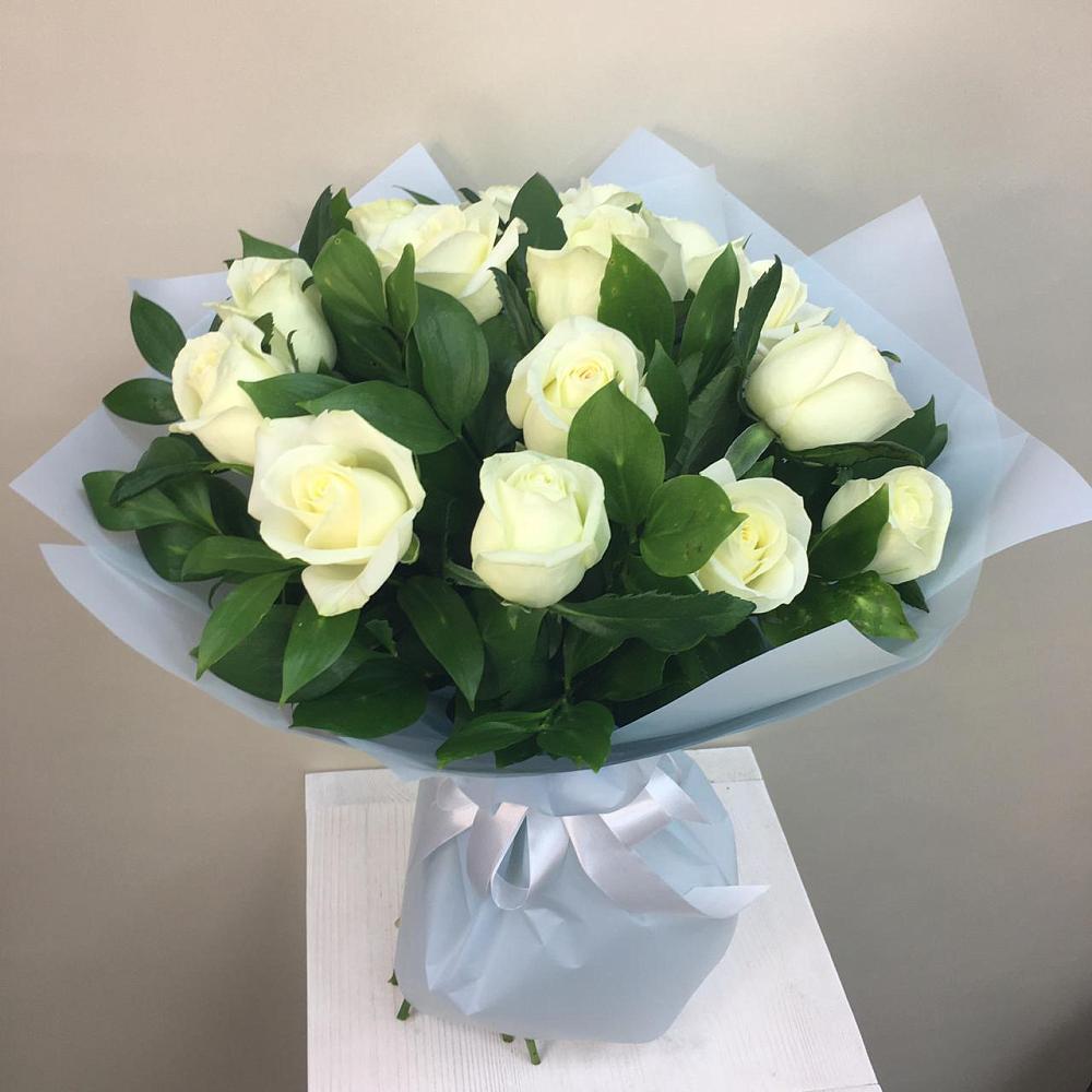 Букет 15 Белых роз Проуд в Промышленной