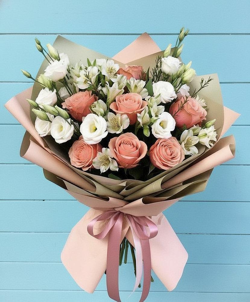 Букет цветов из: Розы, Альстромерии и Лизиантусы в Промышленной