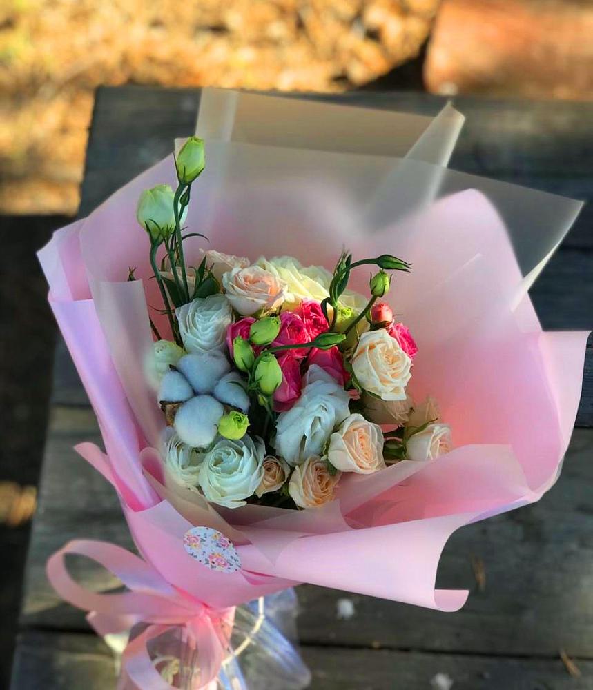 Букет цветов из: Розы и Лизиантусы в Промышленной