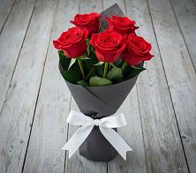 Букет 5 Красных роз Эдлесс Лав в Промышленной