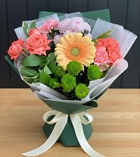 Букет цветов из:  Гвоздики, Розы, Герберы и Хризантемы #REPLACE_PRED# Промышленной