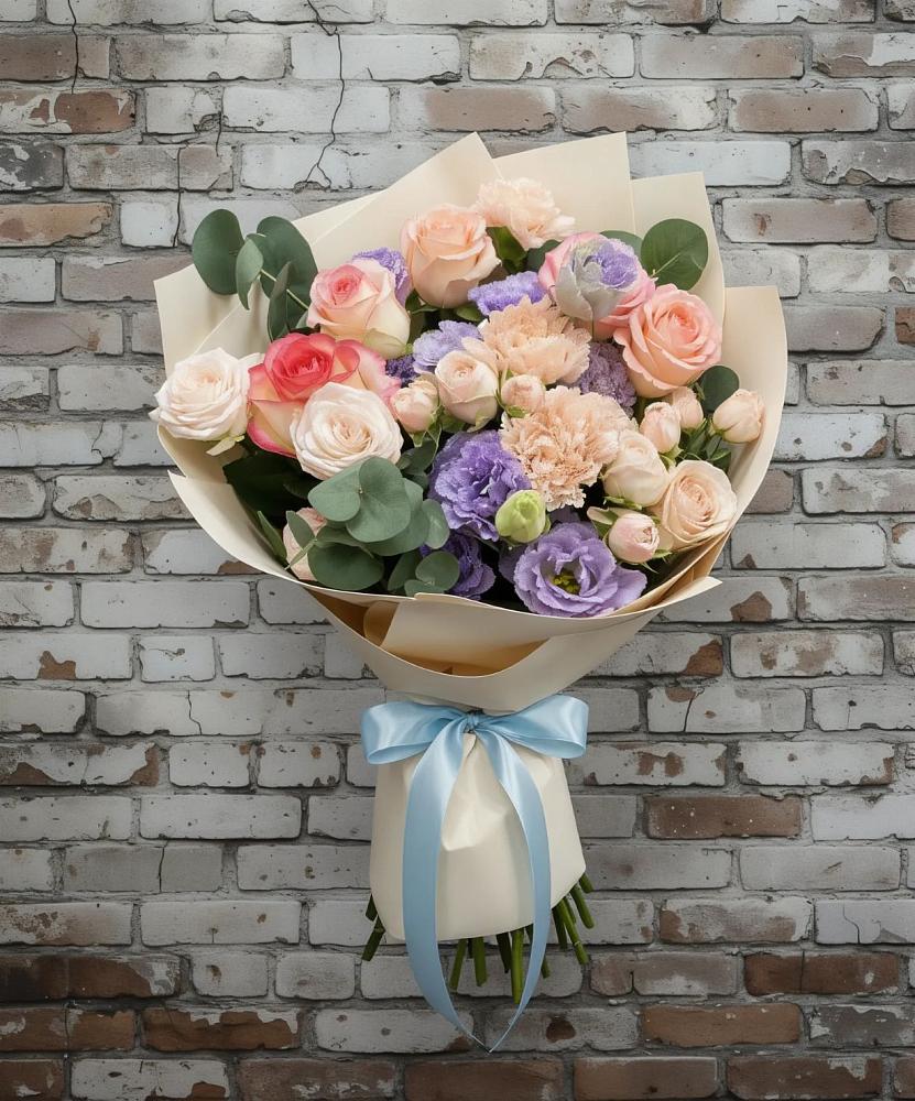 Букет цветов из: Розы, Лизиантусы и Гвоздики в Промышленной