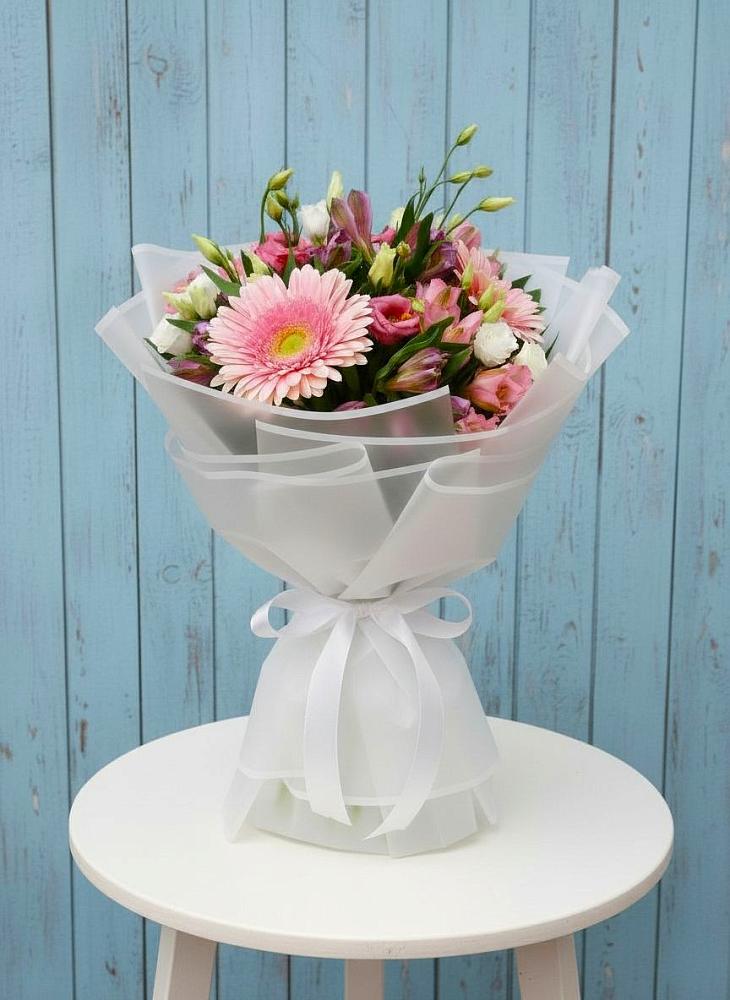 Букет цветов из: Герберы, Альстромерии и Лизиантусы в Промышленной