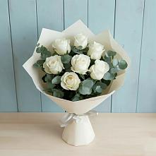 Букет Белые розы в Эвкалипте в Промышленной