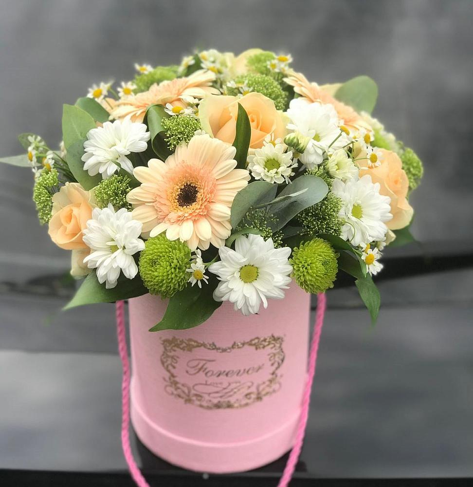 Цветочная композиция из Розы, Герберы и Хризантемы в шляпной коробке в Промышленной