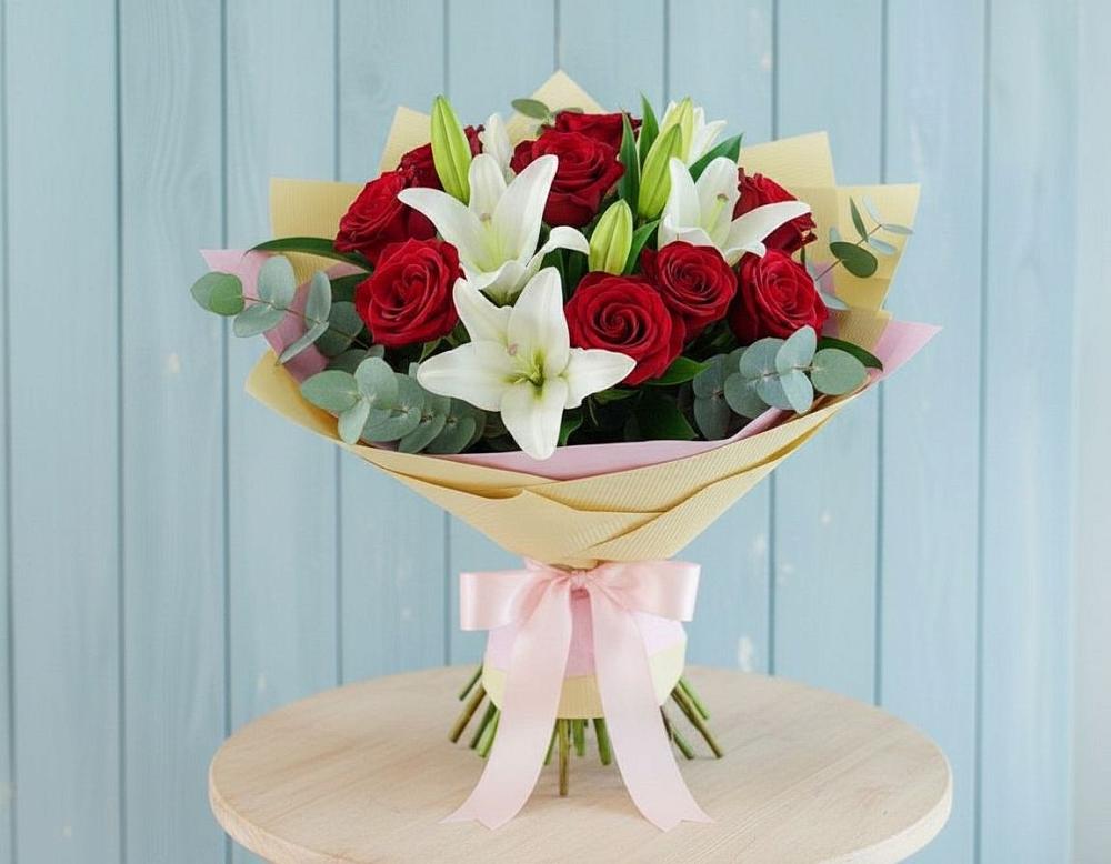 Букет цветов из: Лилии и Розы в Промышленной